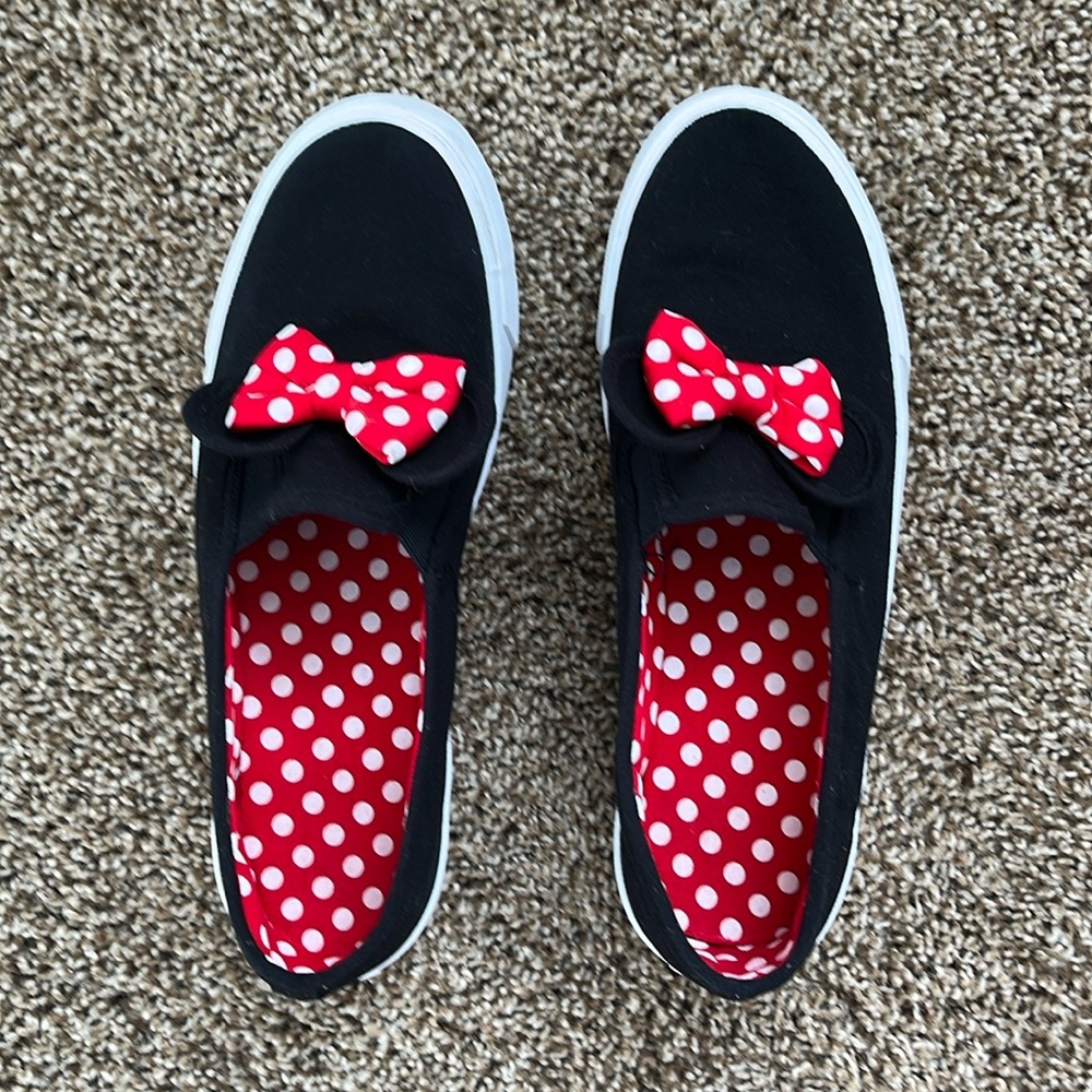 Disney minnie mouse size 8 sneakers